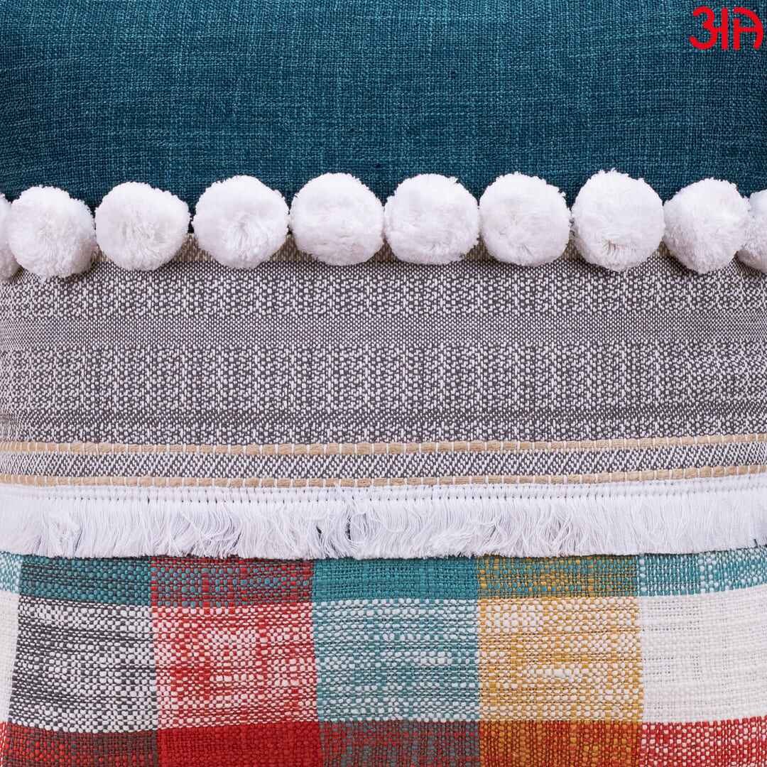 blue pompom cushion3