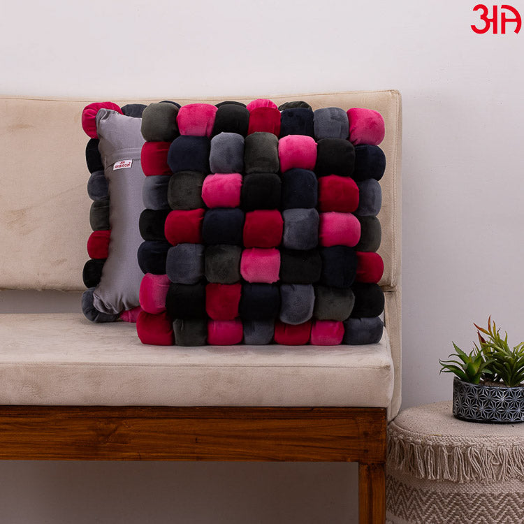 black bubble velvet cushion2